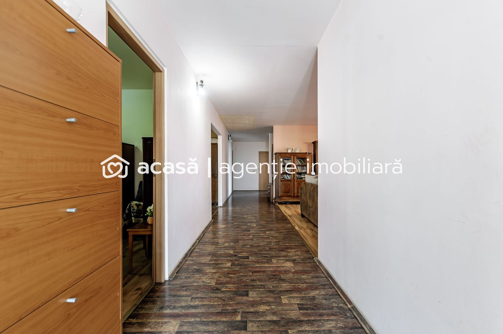 VÂNDUT! Casă 6 camere cu teren generos - Zadareni - Poză 3