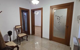 Vila 150mp utili, zona centrala si linistita, ideal birou sau locuinta - Poză 5