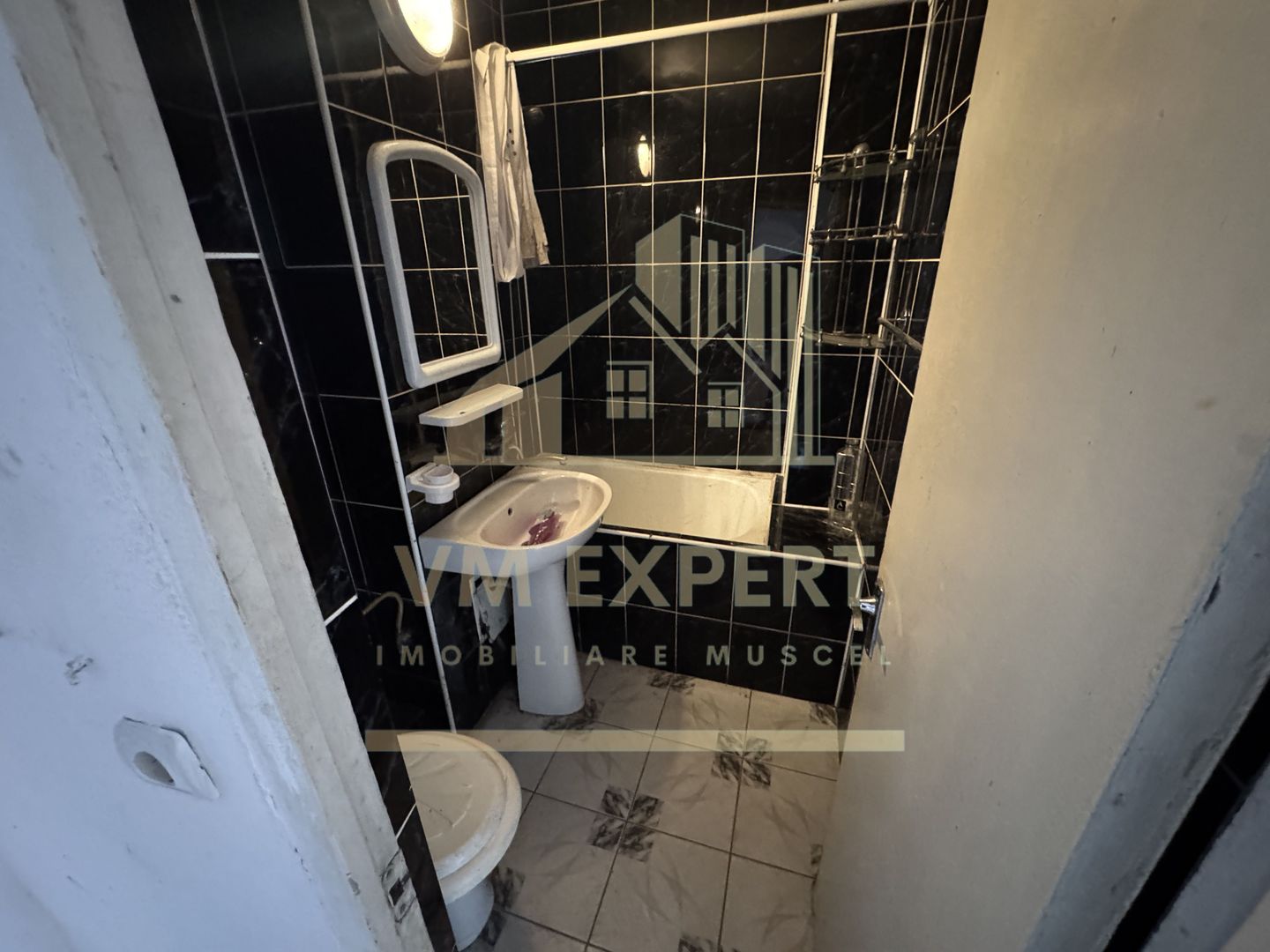 APARTAMENT 2 CAMERE PARTER VISOI CAMPULUNG - Poză 5