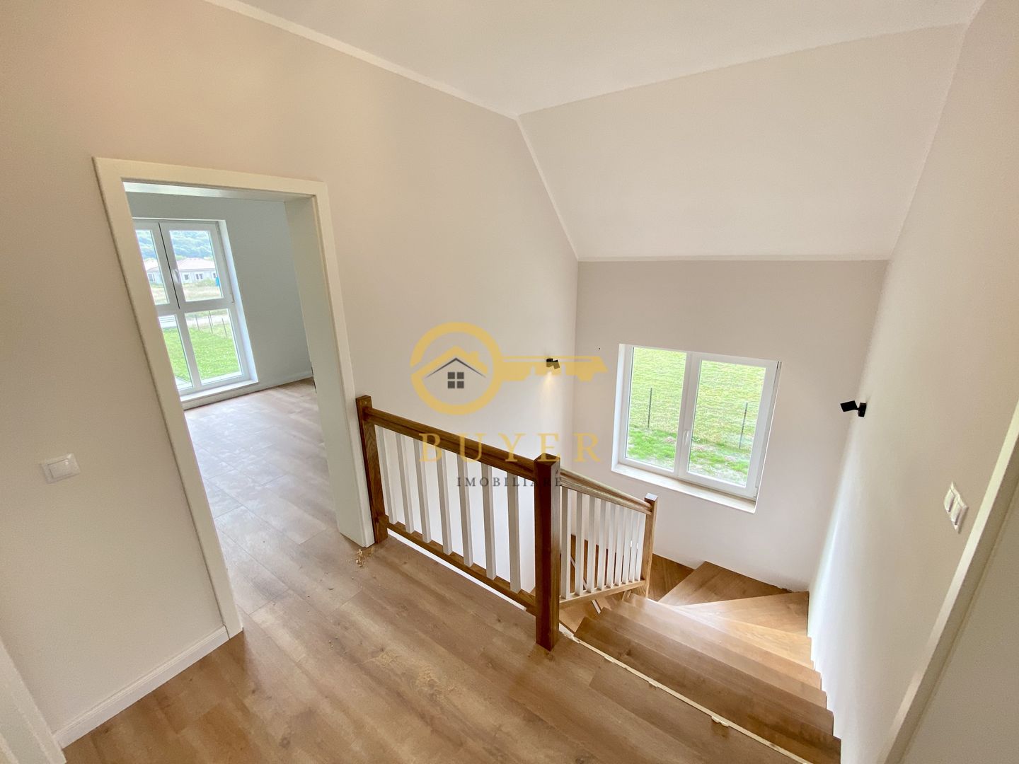 Casa intabulata, finisata LA CHEIE- Talmaciu, zona cu peisaj superb - Poză 13