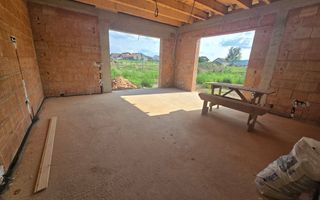 Casa Individuala 4 Camere, 2 Bai, 400mp Teren - Poză 3