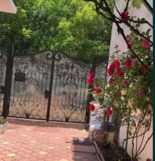 Casa cu garaj, individuala, langa metrou, intersectia Piata Muncii - Poză 5