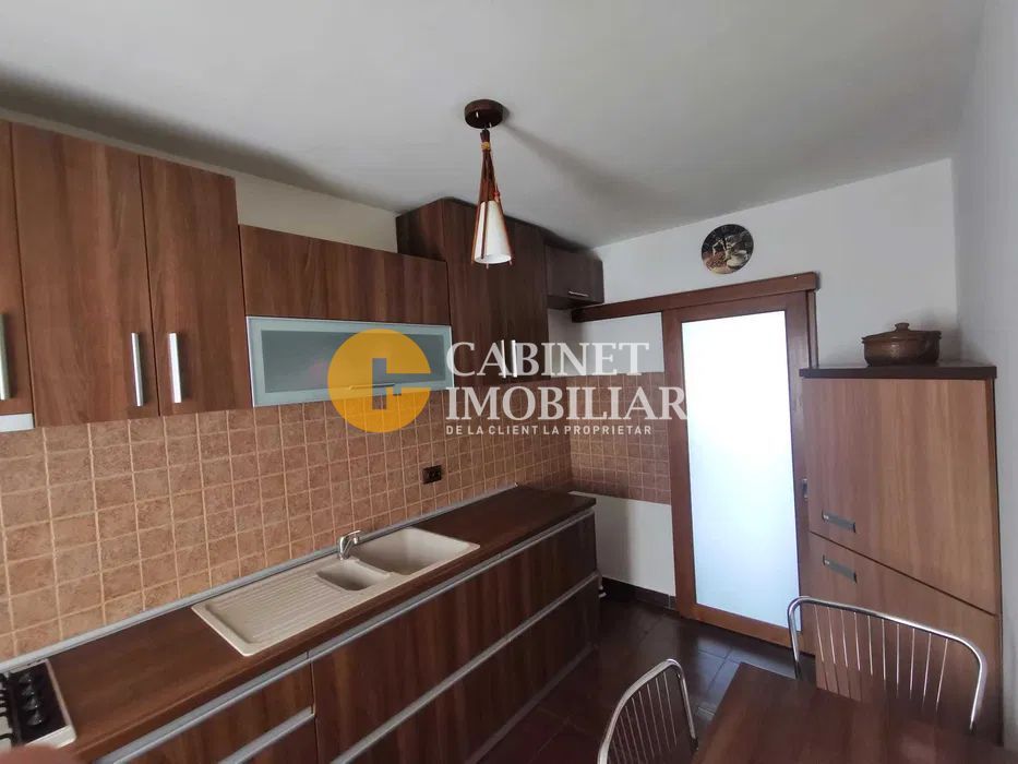 VISANI - 3 CAMERE DECOMANDAT - ETAJUL 1  + 2 LOCURI PARCARE - Poză 5