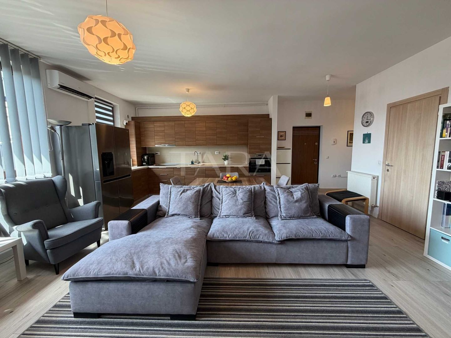 Apartament modern, spațios cu 3 camere, 2 locuri de parcare. - Poză 1