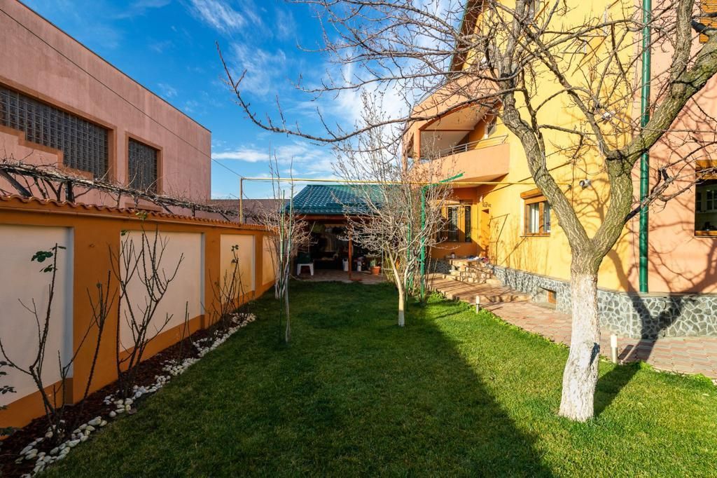 Vila superba de vanzare in apropiere de padure Pantelimon - Poză 2