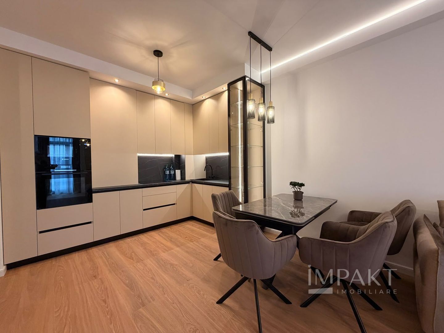 Apartament de inchiriat 2 camere zona Bmw - Poză 4