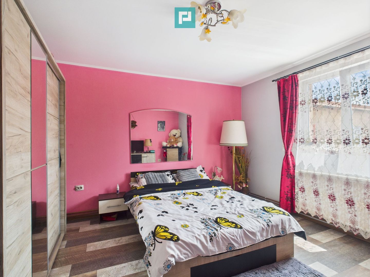 Casă spațioasă cu grădină în Topolovățu Mare - Poză 3