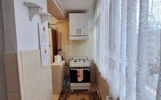 Apartament cu 2 camere, etaj 3/4, Micro 16 - Poză 3