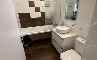 Etaj 2 , 3 camere decomandat Soarelui - Poză 12