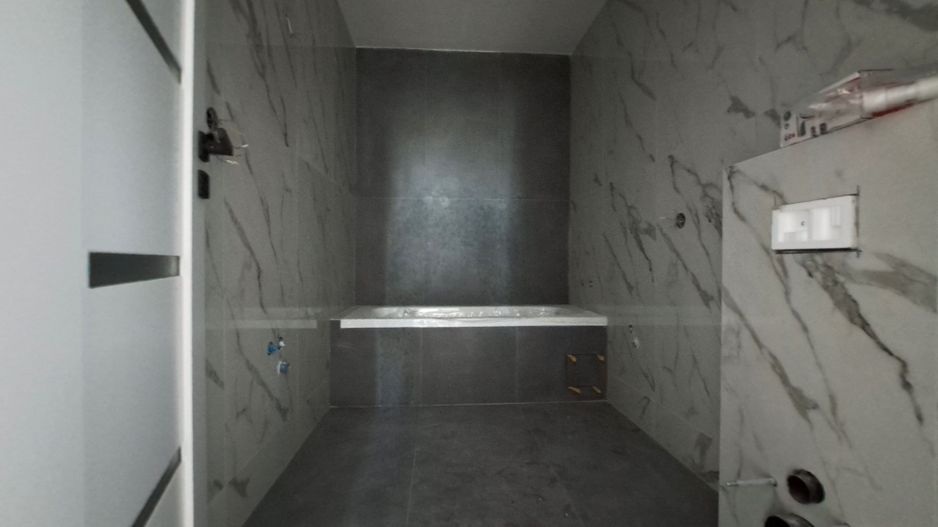Apartament 3 camere, 2 bai, balcon mare - Sibiu - Poză 9