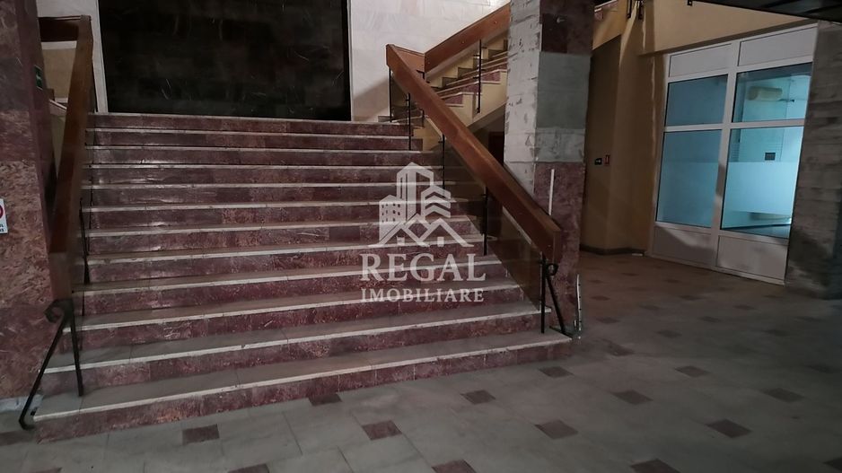 Clădire fost sediu BCR, 2.335 mp, P+2E | 0% comision - Poză 7