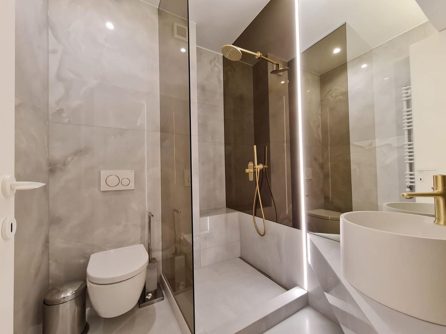 De inchiriat - Ap. 3 camere in Cortina North - Poză 11