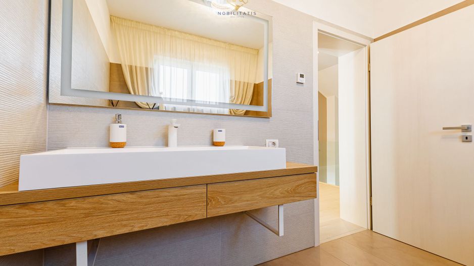 O Capodoperă Arhitecturală, Oferind Eleganță și Confort - Dumbravita - Poză 33