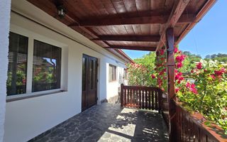 Casa in Livezeni , 140  mp utili , in centrul localitatii . - Poză 1