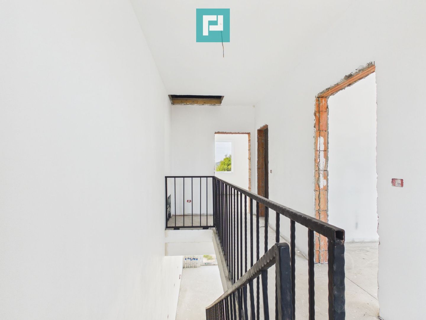 Duplex cu 4 camere și teren de 375 mp zona Gai - Poză 10