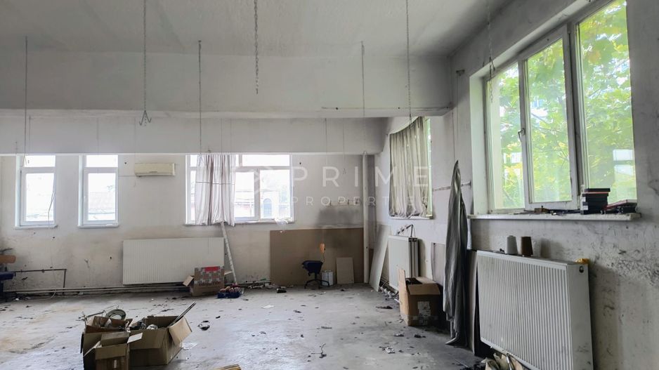 Clădire multifuncțională de vânzare – comerț, birouri și producție. - Poză 2