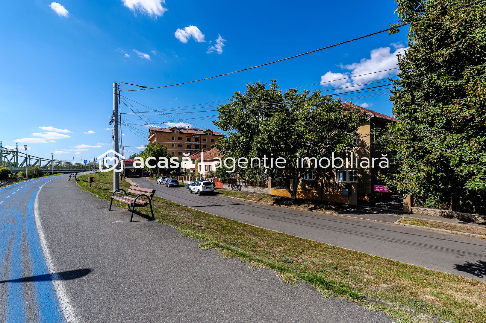 Proprietate rară pe Malul Mureșului confort, intimitate și spațiu - Poză 1