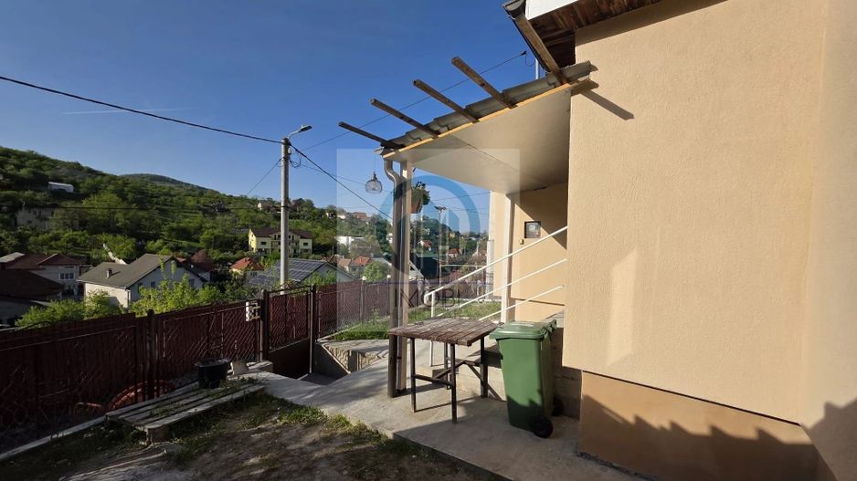 Casa renovata priveliște superba catre Cetatea Devei – Str. Calugareni - Poză 4