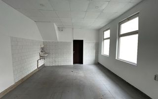 De vânzare imobil situat semicentral - Poză 3