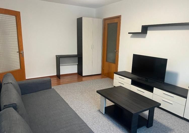 Închiriere Apartament cu 2 camere renovat, 4 min metrou Costin Georgian - Poză 3