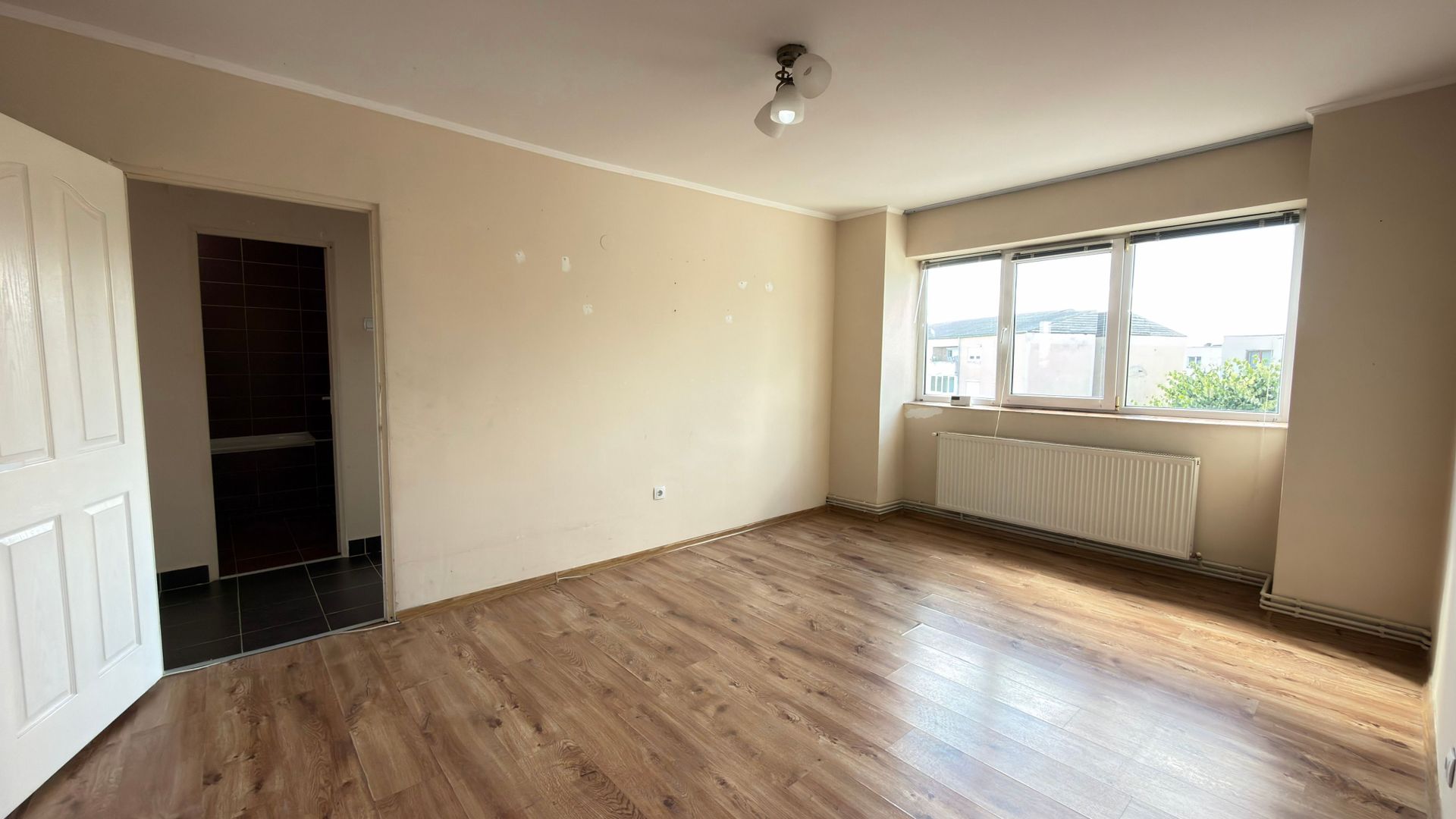 Apartament 3 camere MV1, Etaj IV / Str. Narcisei Nr.9 / Carei - Poză 5