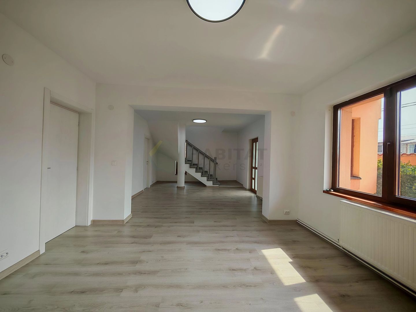 Vilă Individuală cu o curte generoasa zona Aparatorii Patriei - Poză 30