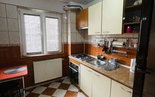 Apartament 3 camere - centrala proprie - Poză 2