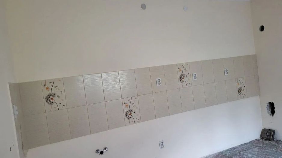 Ag. EUROPA vinde casa cu etaj, partial renovata în 14 Mai. - Poză 2