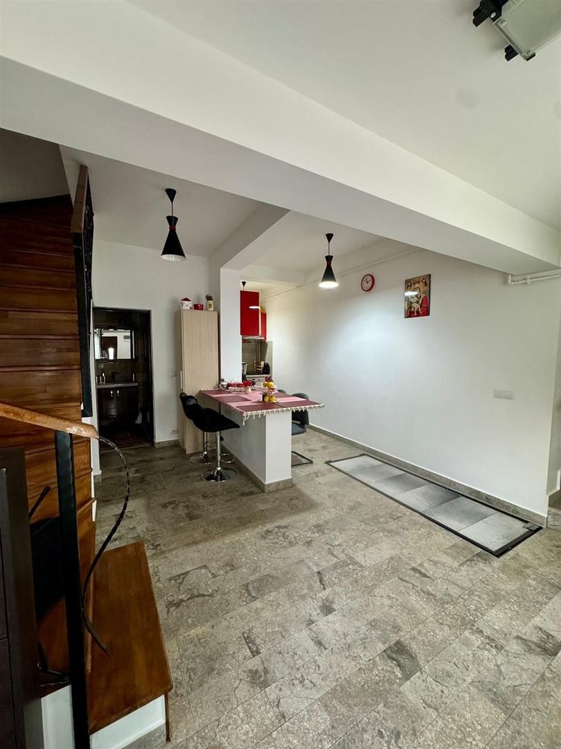 Casa cu 3 camere Ultracentrala - Poză 2