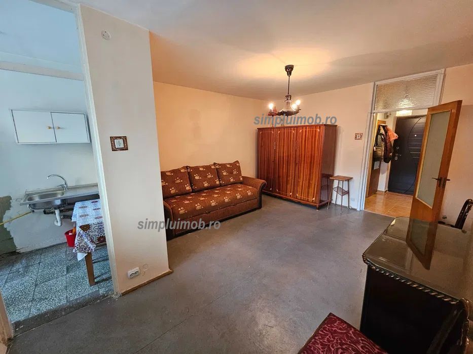 Garsoniera de renovat etaj intermediar Piata Delfinului - Poză 2