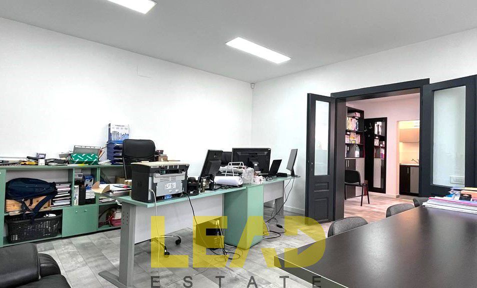 Casa renovata complet! 210 mp utili pe teren de 548 mp! - Poză 12