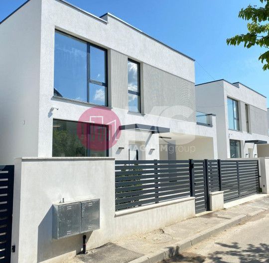 Vila de vanzare- Voluntari- Matei Milo- nou - finisaje lux - Poză 1