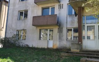 Apartament de vânzare în Ghelari – parter, ideal pentru renovare - Poză 1