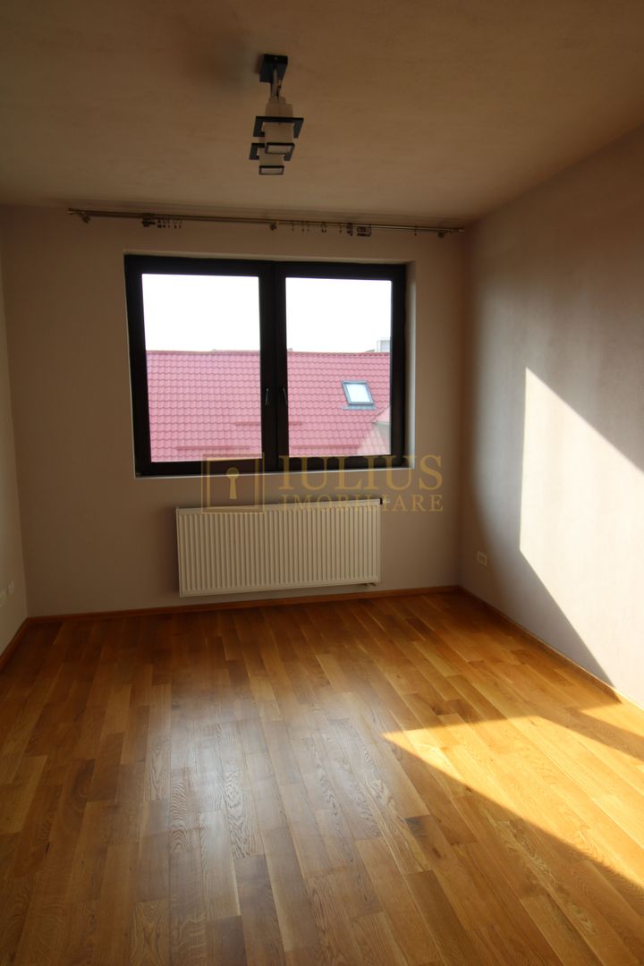 Braytim; 3 dormitoare, living saptios cu semineu. - Poză 21