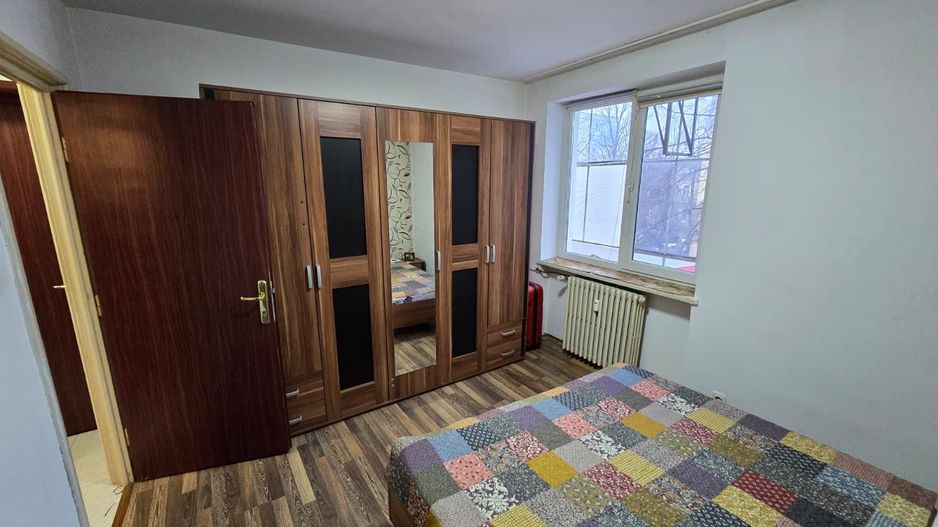 vand apartament 3 camere zona ultracentrala,vedere la Dunare ,etaj 2, - Poză 2