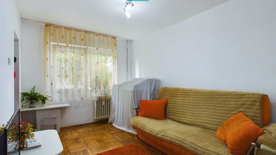 Garsonieră la etajul 2, zona Banu Mărăcine - Poză 1