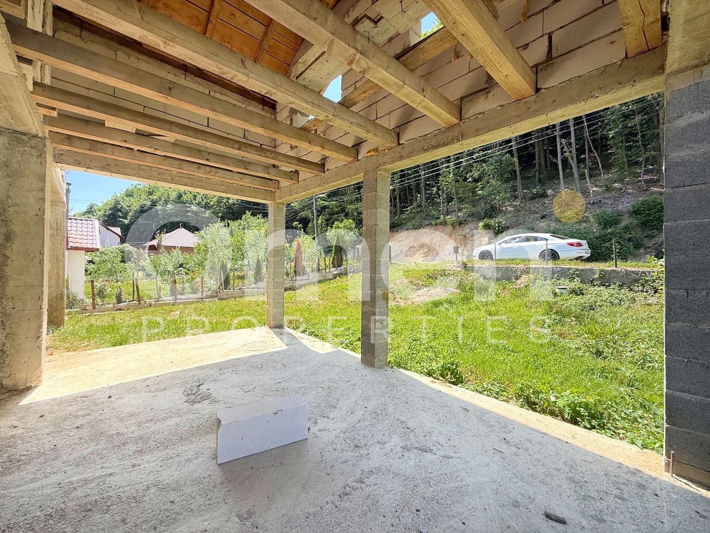 Casa la rosu de 304 mp utili, in Baita,Maramure-colț de rai într-o zonă retrasă - Poză 9