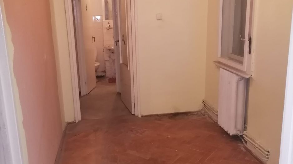 BRASADAS vinde apt. CENTRAL 4 cam. 85mp la etajul 4/4. - Poză 2