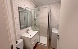 Studio renovat cu balcon inchis si bucatarie separata pe Siretului - Poză 8