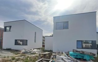 Casă individuală nouă, 98 mp utili + 235 mp teren – Ștrand