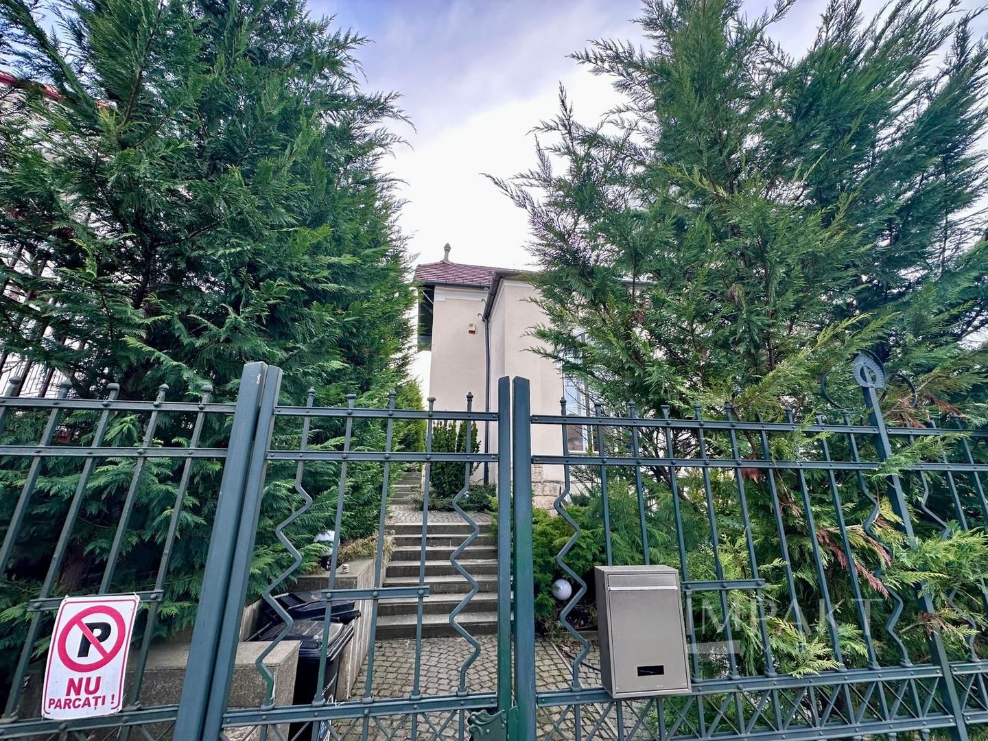 Vila exclusivista de inchiriat 185 mp, terasa si gradina – A.Muresan - Poză 2