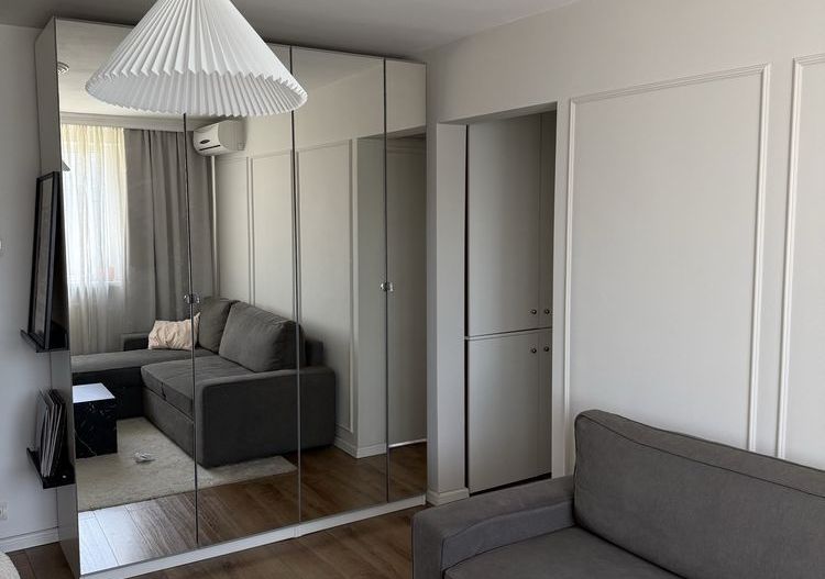 APARTAMENT  RENOVAT COMPLET MOBILAT METROU ZONA PIATA VICTORIEI - Poză 3