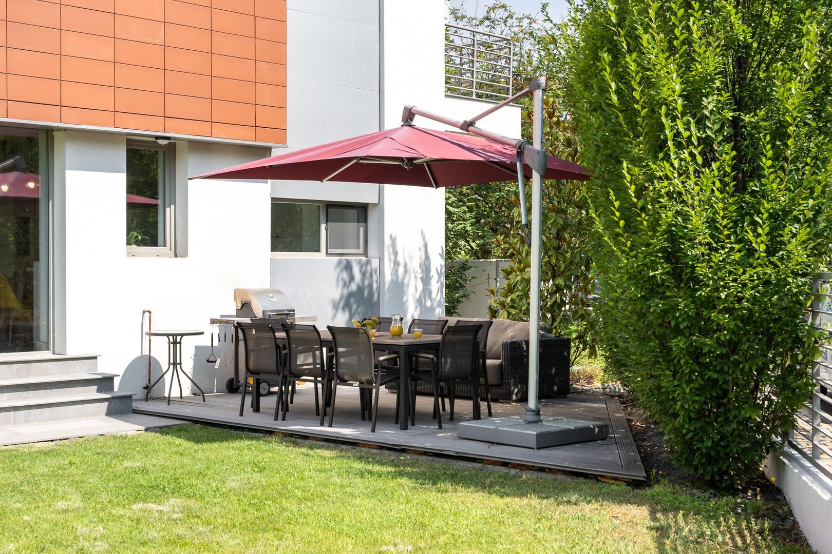 COMISION 0% - Vila eleganta P+2E 380 mp utili, teren 470mp, lac propriu + ponton - Poză 3