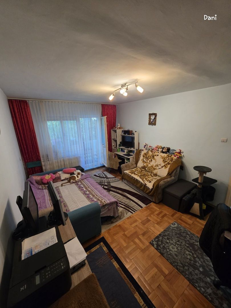 Vand Apartamnet 2 camere decomandat - Poză 3