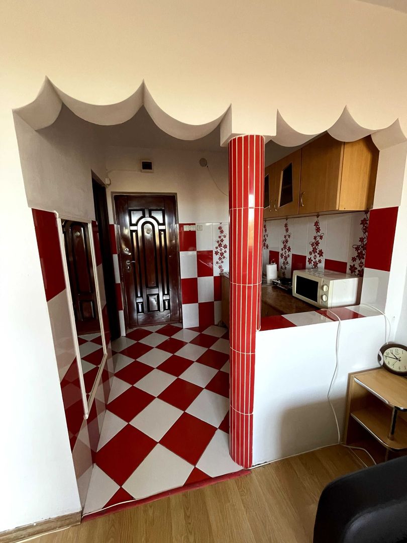 BRASADAS vinde garsonieră renovată, utilată in Micro 15. - Poză 3