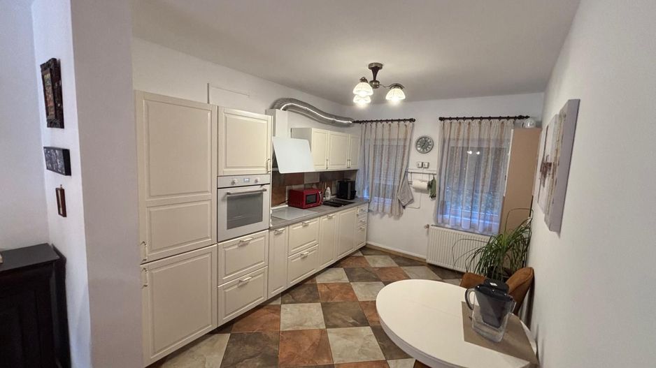 Vila deosebita aproape de padure - Poză 44