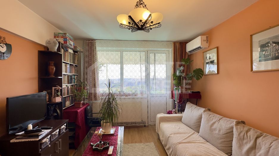 Vând apartament cu 2 camere, zona Mercur - Poză 1