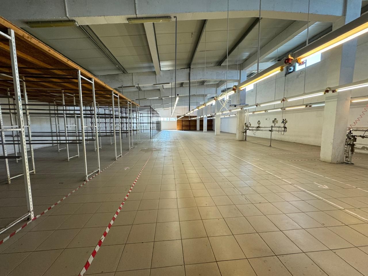 Hala productie P+1 si apartament de serviciu Navodari - c-tie beton - Poză 10