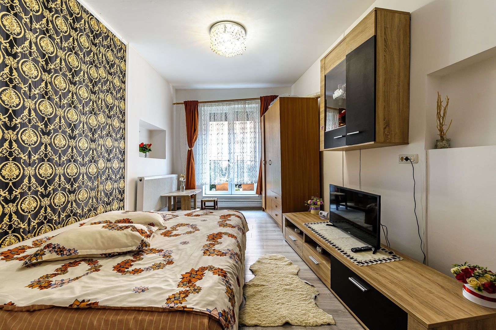 Apartament cochet cu 2 camere în centrul Aradului. - Poză 2