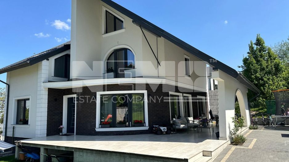 Casa 11 camere | Ipotesti, Suceava | 800 MP teren | 510.000€ - Poză 2